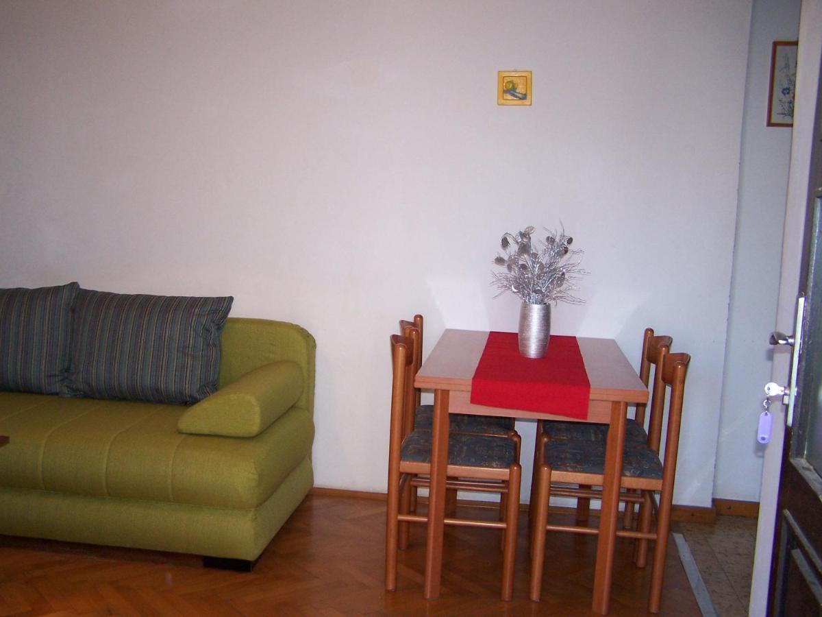 Apartments Sestan โนวาลยา ภายนอก รูปภาพ