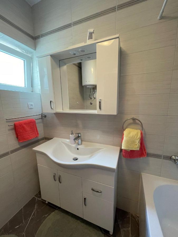 Apartments Sestan โนวาลยา ภายนอก รูปภาพ