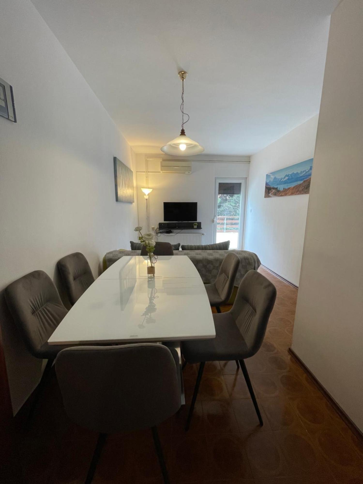 Apartments Sestan โนวาลยา ภายนอก รูปภาพ