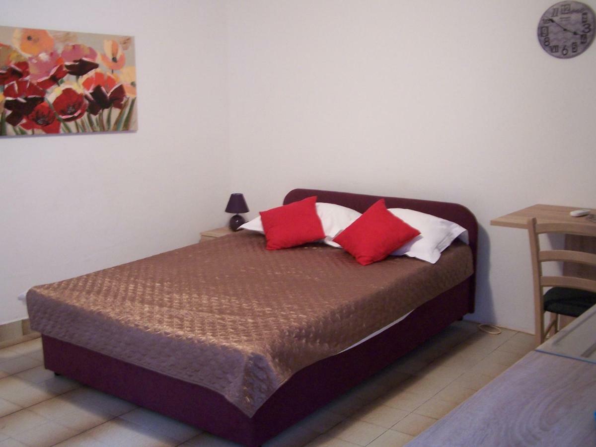 Apartments Sestan โนวาลยา ภายนอก รูปภาพ