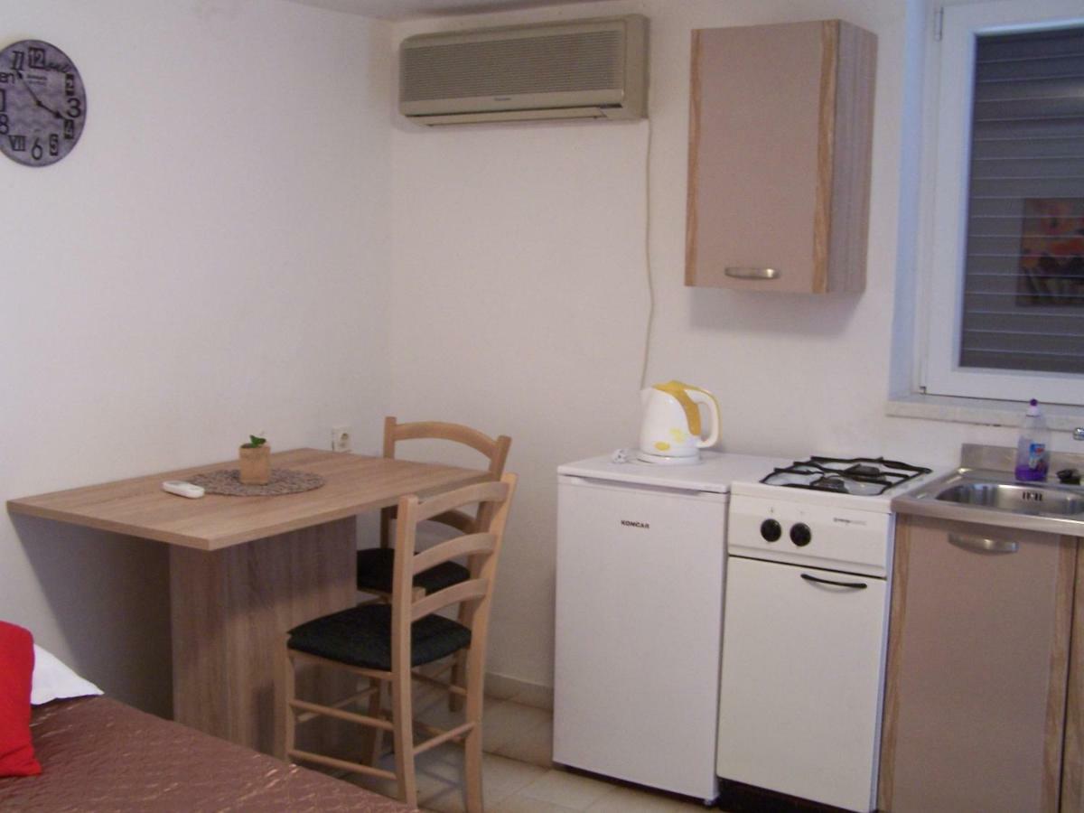Apartments Sestan โนวาลยา ภายนอก รูปภาพ